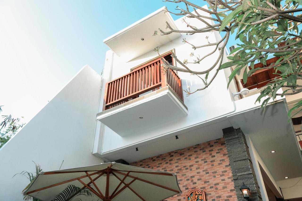 Argya Santi And Seminyak